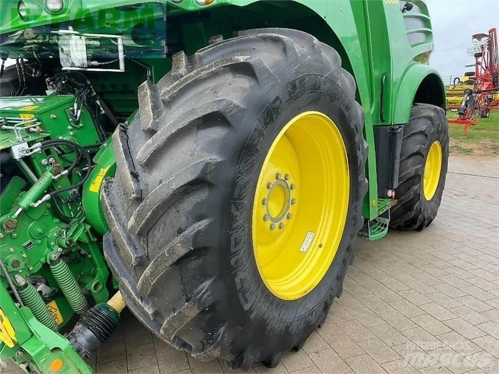 John Deere 8600 自走式飼料採集機