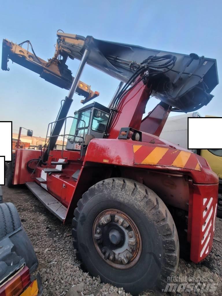 Kalmar DRF 450-60 S5 前伸型堆積機