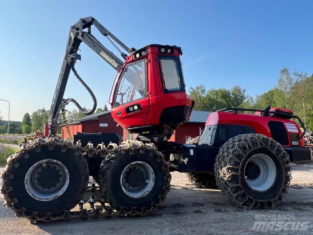 Komatsu 951 收穫機