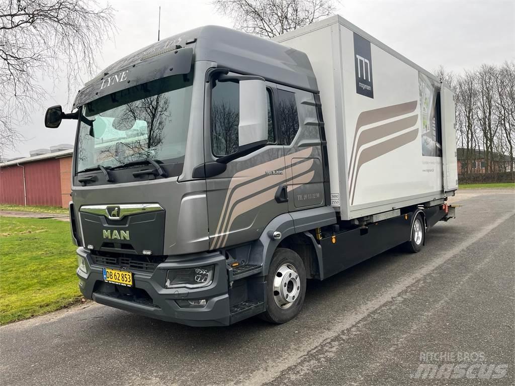 MAN TGL 8.220 貨箱式卡車