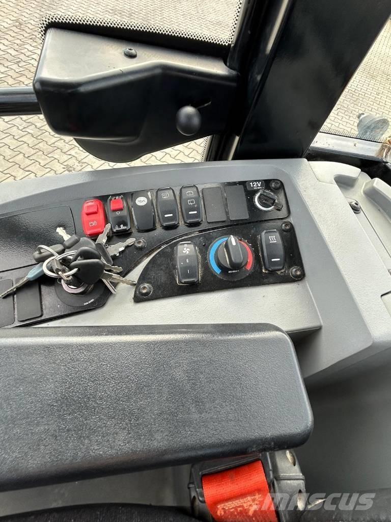 CAT 907 M 輪胎式裝載機