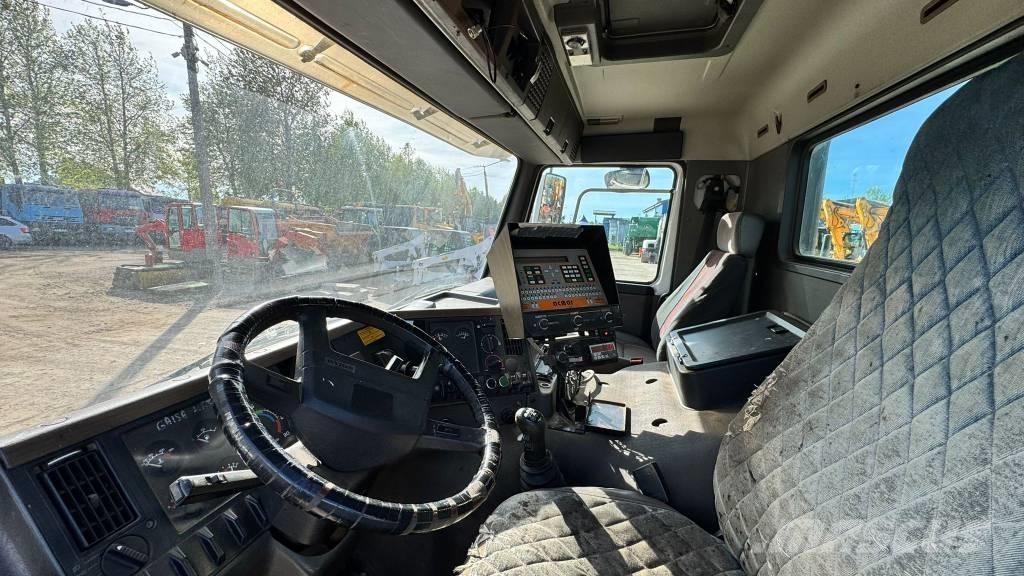 Volvo FL GUDRONATOR 瀝青噴灑器