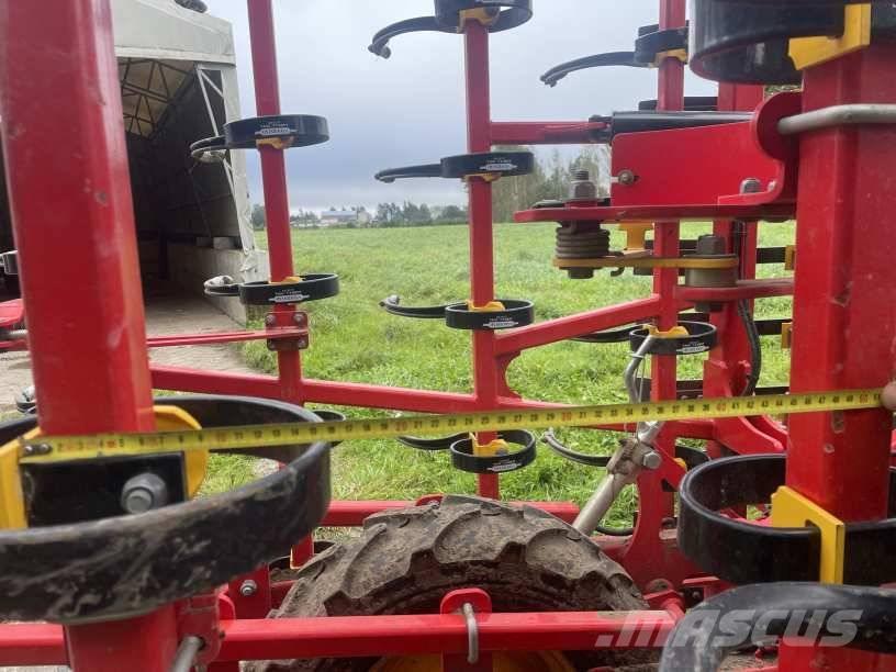 Väderstad NZM 600 中耕管理機