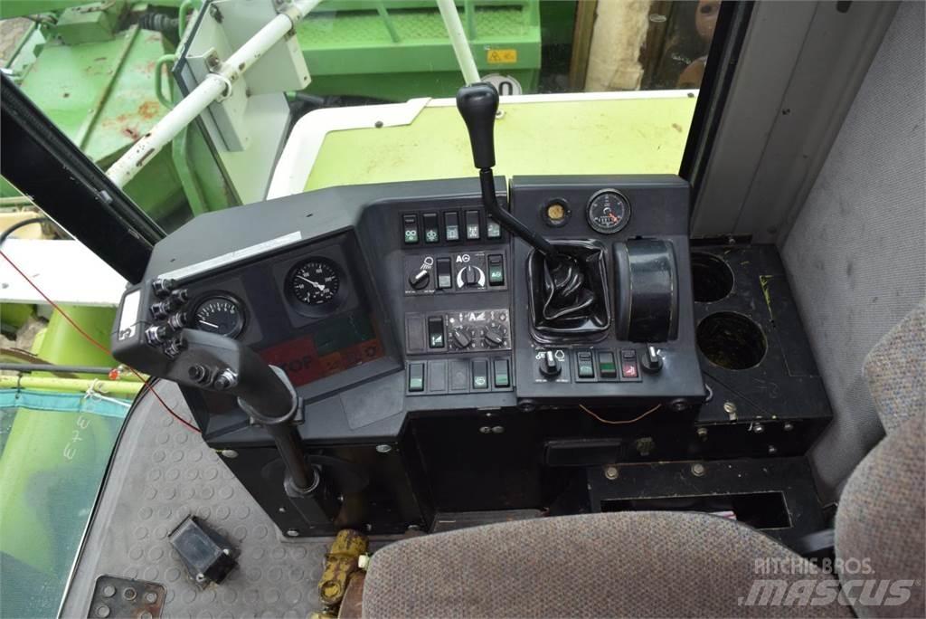 CLAAS Jaguar 860 自走式飼料採集機