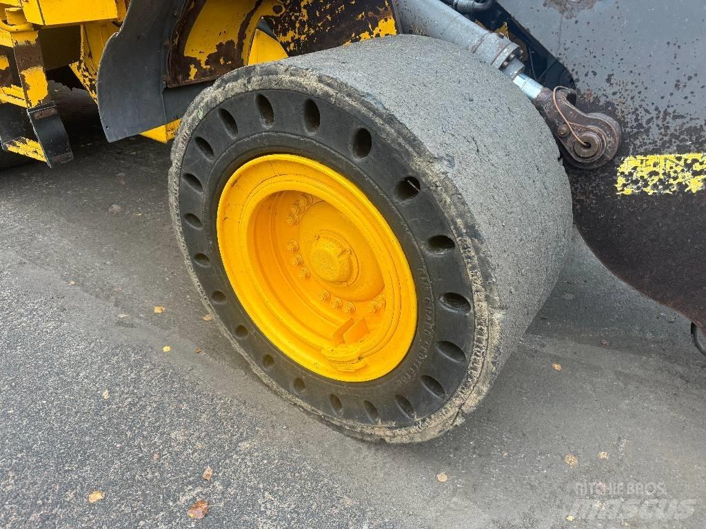 Volvo L 120 F 輪胎式裝載機