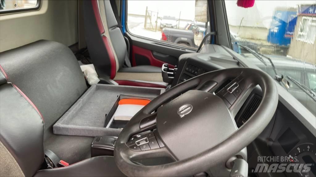 Volvo FM 420 貨箱式卡車