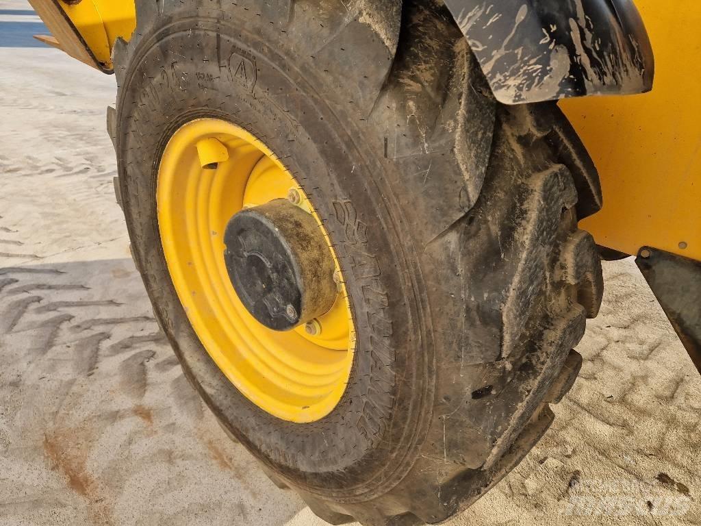 JCB 540-140  BC40 伸縮臂操作車