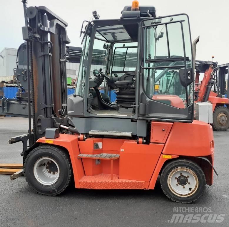 Kalmar DCG55-6 柴油卡車