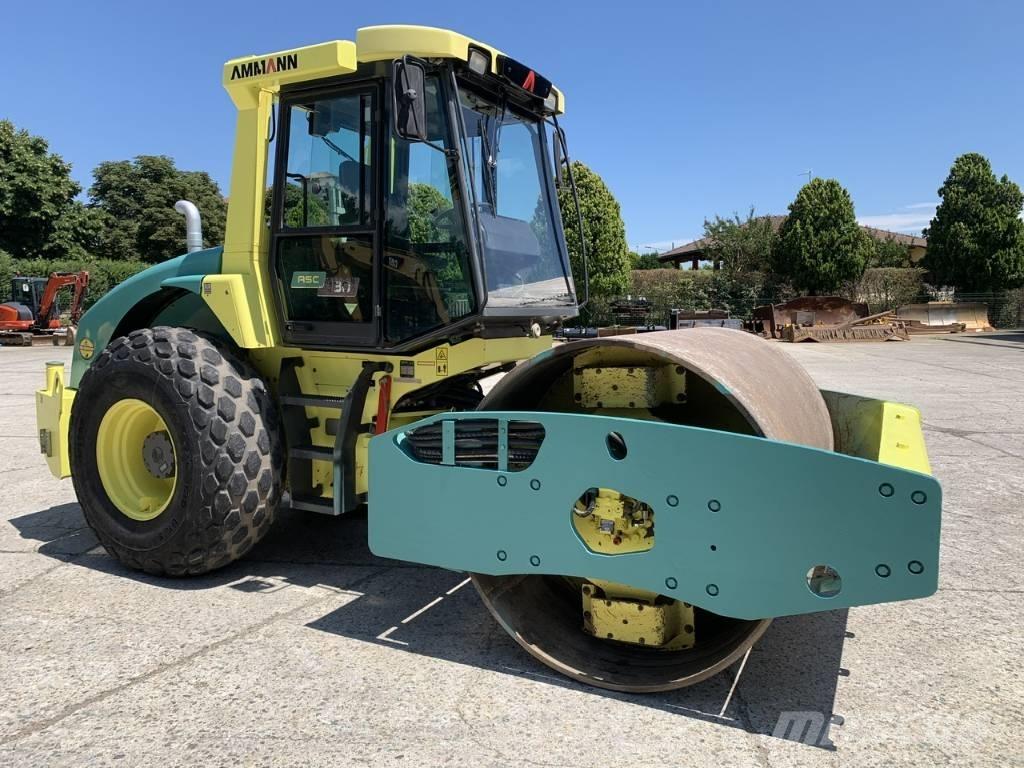 Ammann ASC 130 D 單輪滾壓機