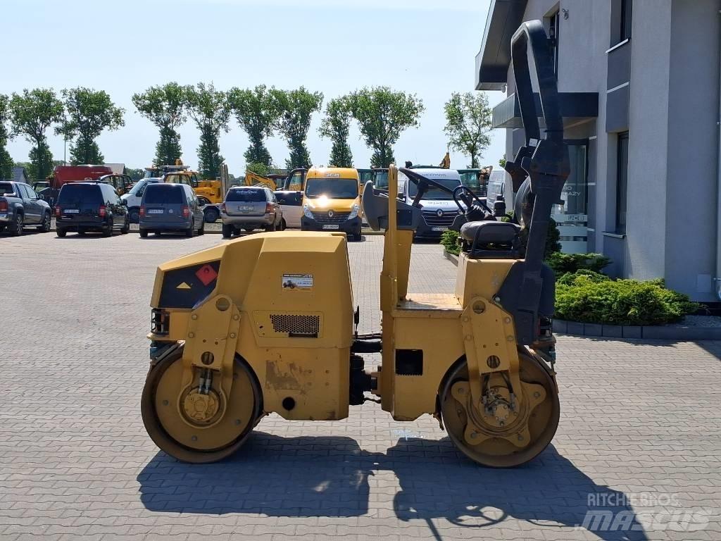 CAT CB 22 雙輪滾壓機
