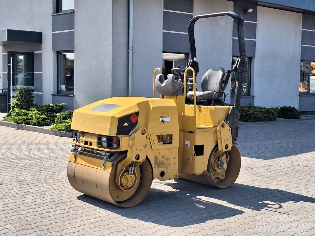 CAT CB 22 雙輪滾壓機
