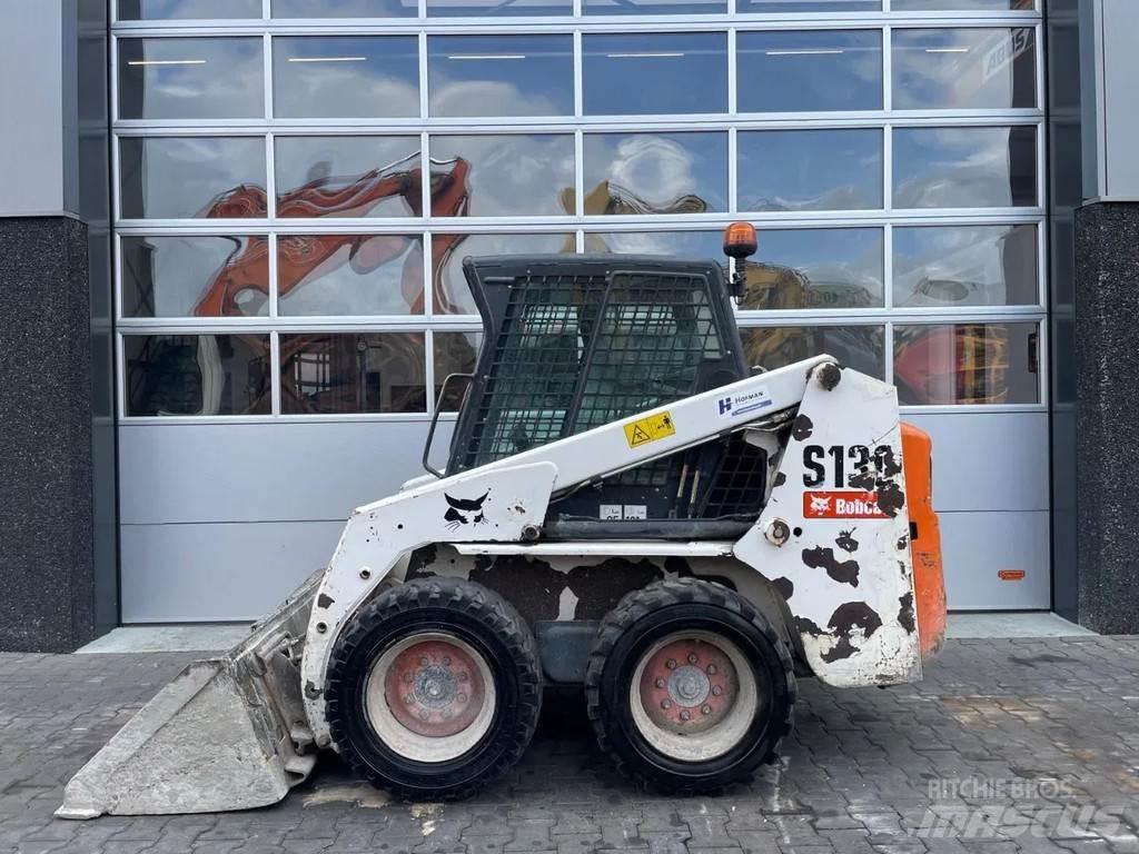 Bobcat S130 滑移轉向裝載機