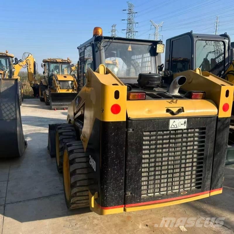 CAT 226 滑移轉向裝載機