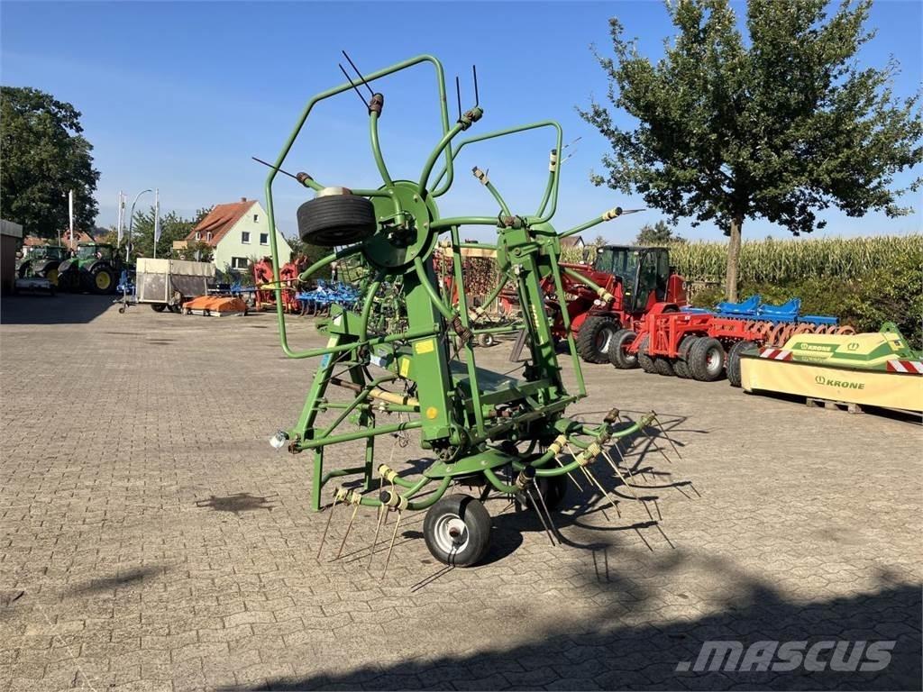 Krone KW 5.52/4x7 耙與翻草機