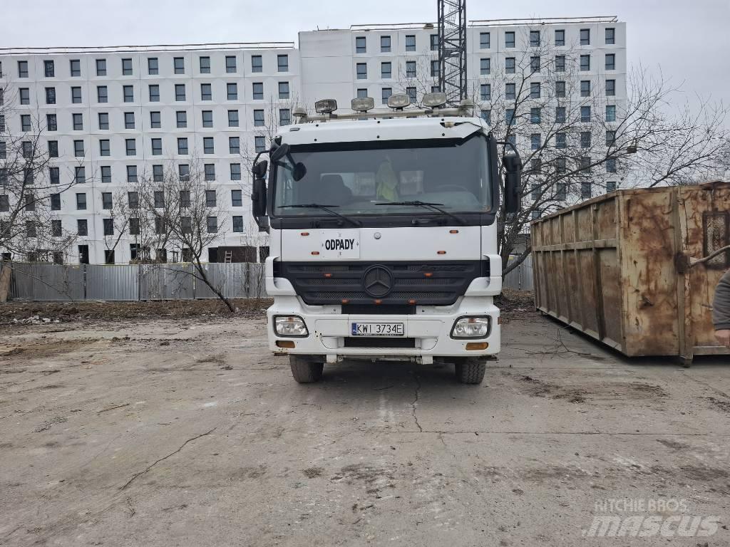 Mercedes-Benz 3244 吊鉤式起重車
