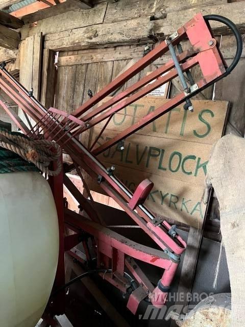 Hardi 600 承載式噴霧機