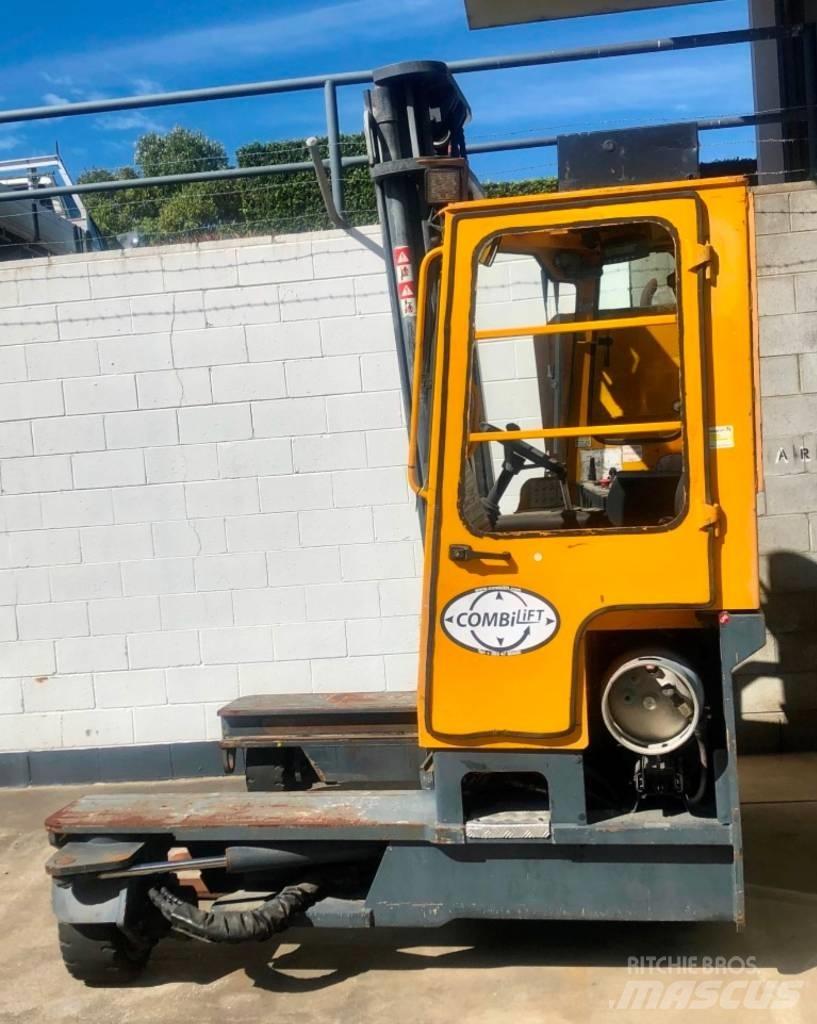 Combilift C4000 鏟裝機