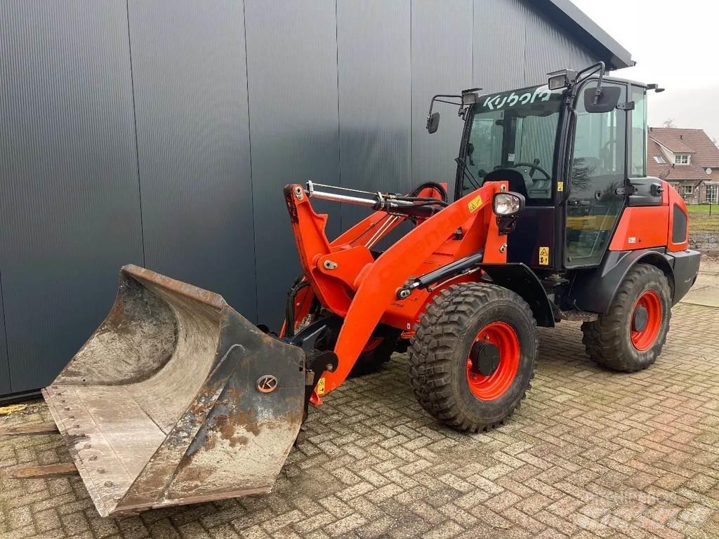 Kubota R065 輪胎式裝載機