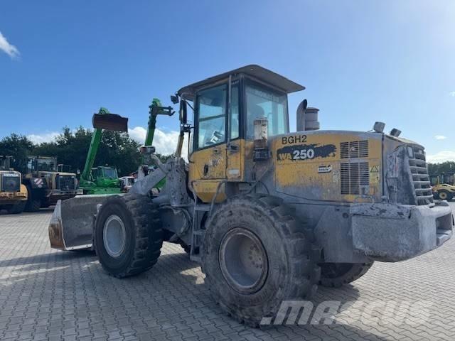 Komatsu WA 250-5 輪胎式裝載機