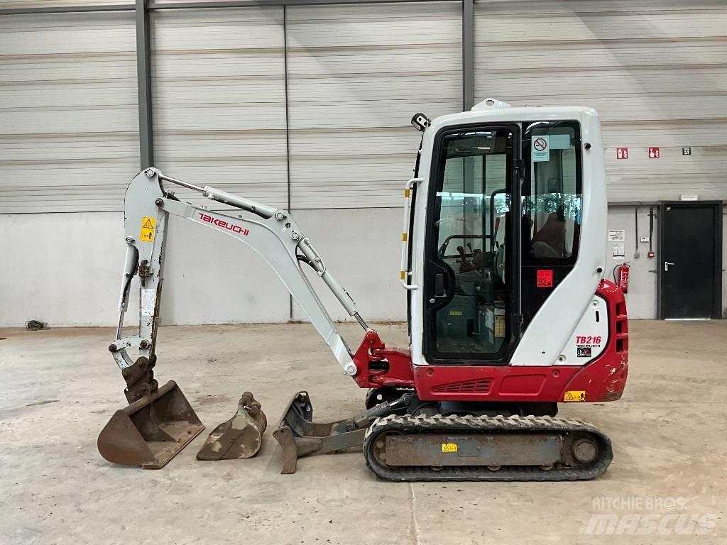 Takeuchi TB 216 小型挖土機/掘鑿機<7t(小型挖掘機)