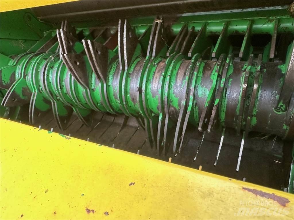 John Deere 575 圓型牧草打包機