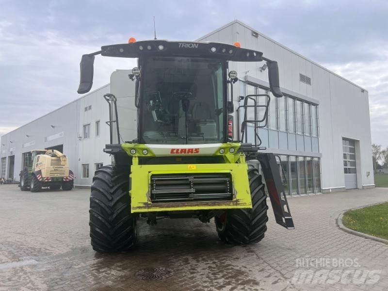 CLAAS TRION 520 聯合收穫機