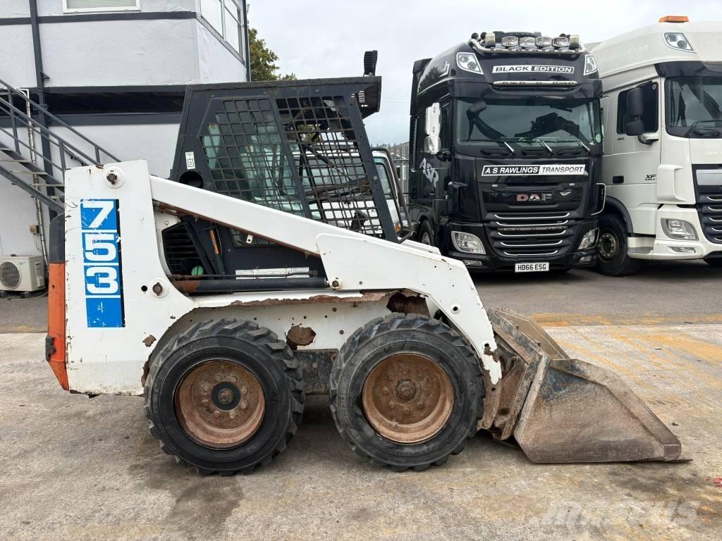 Bobcat 753 滑移轉向裝載機