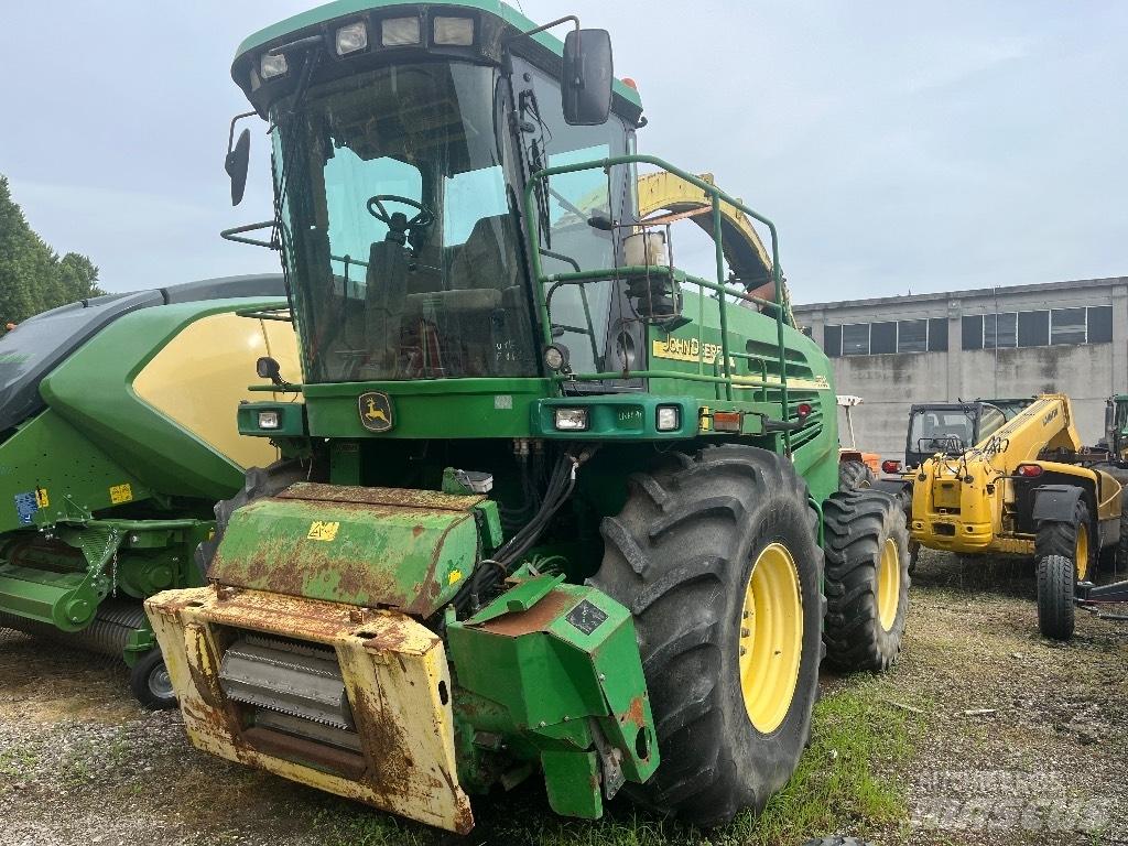 John Deere 7700 自走式飼料採集機