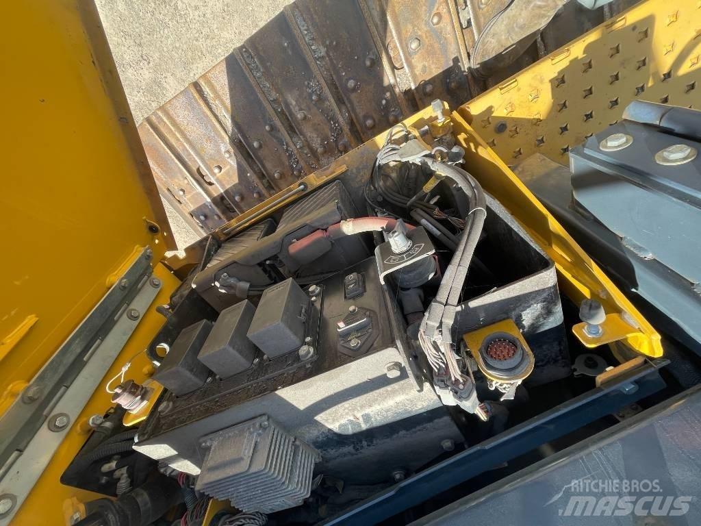 DEERE 700K 履帶推土機