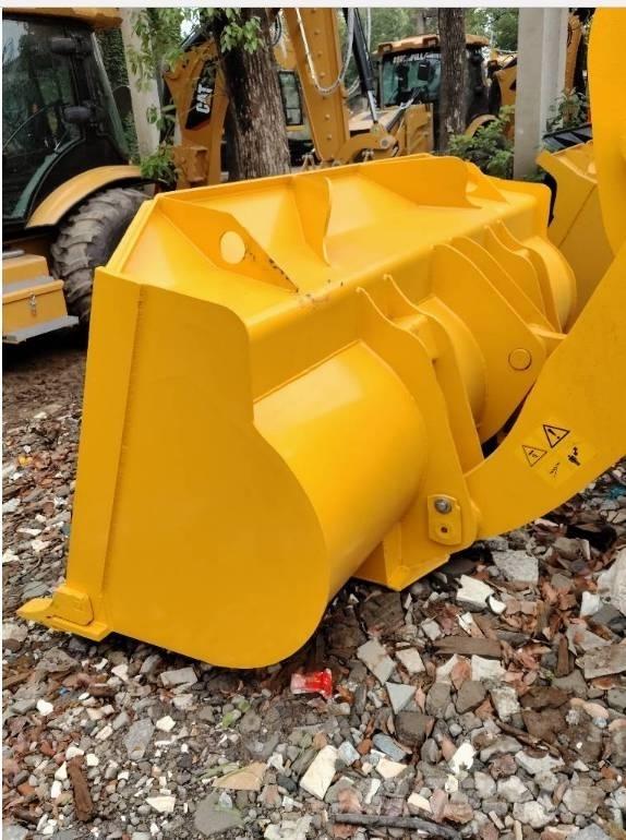 Komatsu WA 320-5 輪胎式裝載機