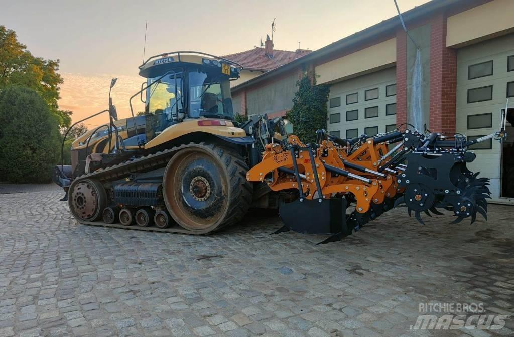Challenger MT 875 E 曳引機