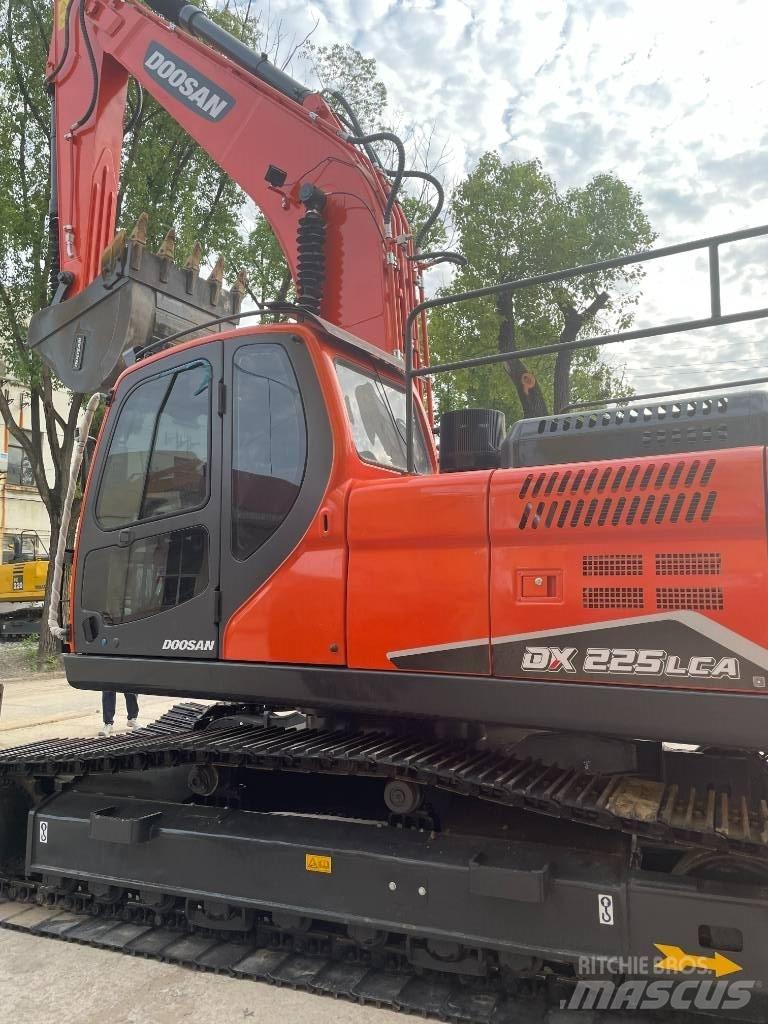 Doosan DX 225 中型挖土機/掘鑿機/挖掘機 7t-12t