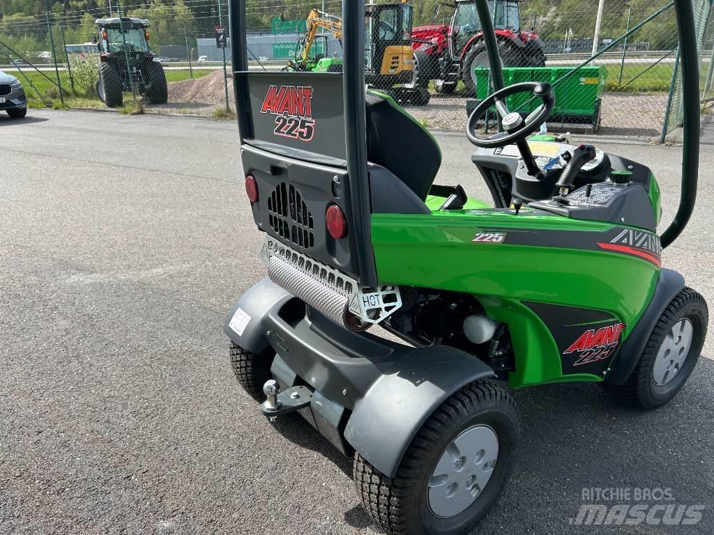 Avant 225 滑移轉向裝載機