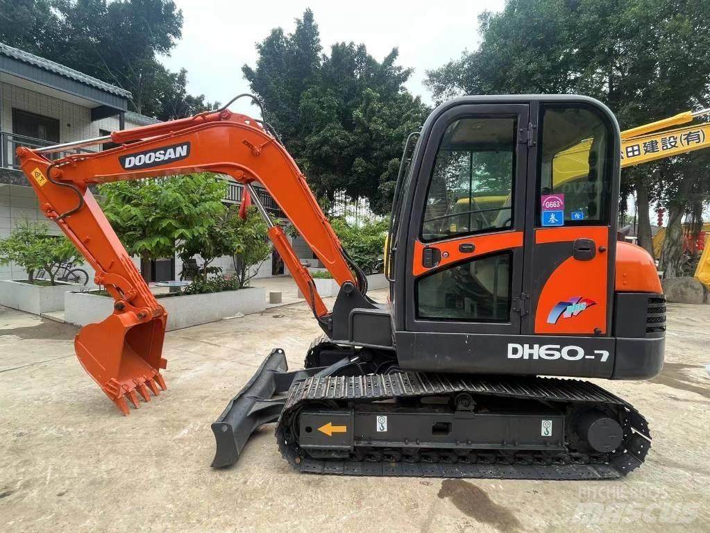 Doosan DH 60-7 小型挖土機/掘鑿機<7t(小型挖掘機)