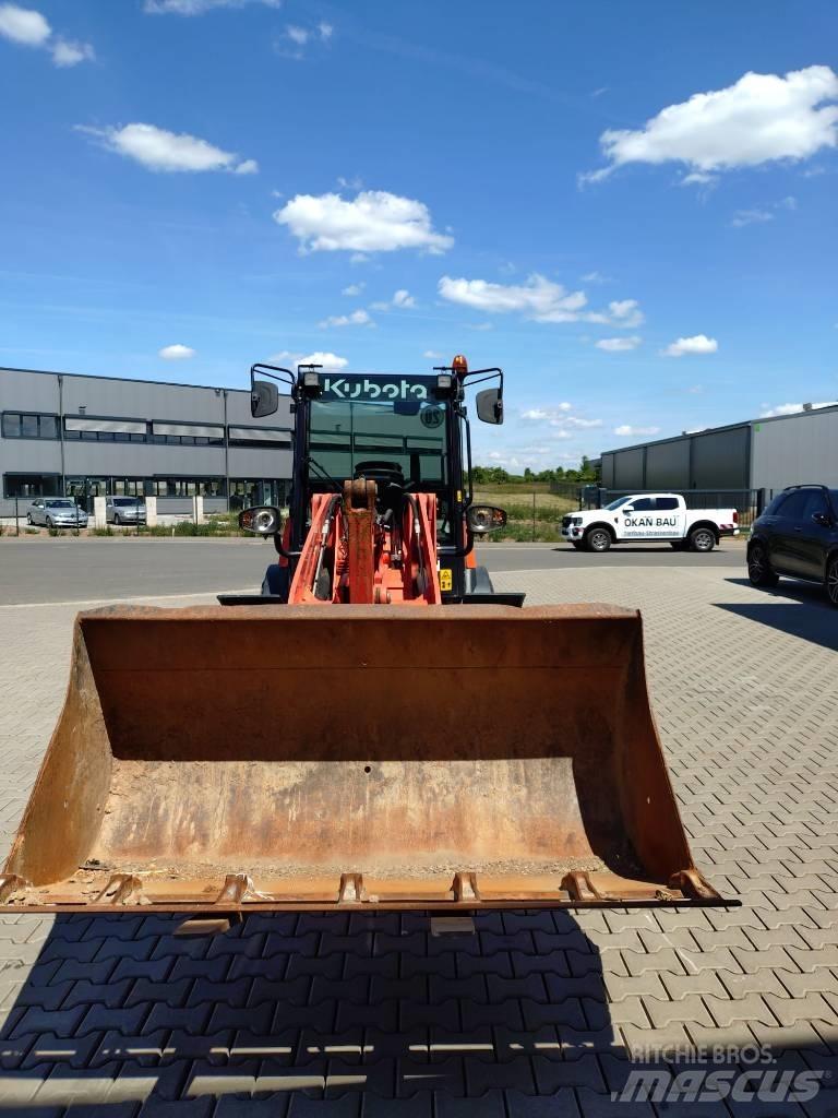 Kubota R 090 輪胎式裝載機