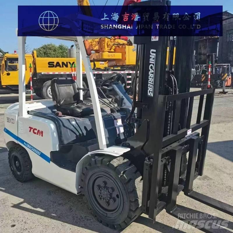 TCM FD 30 柴油卡車