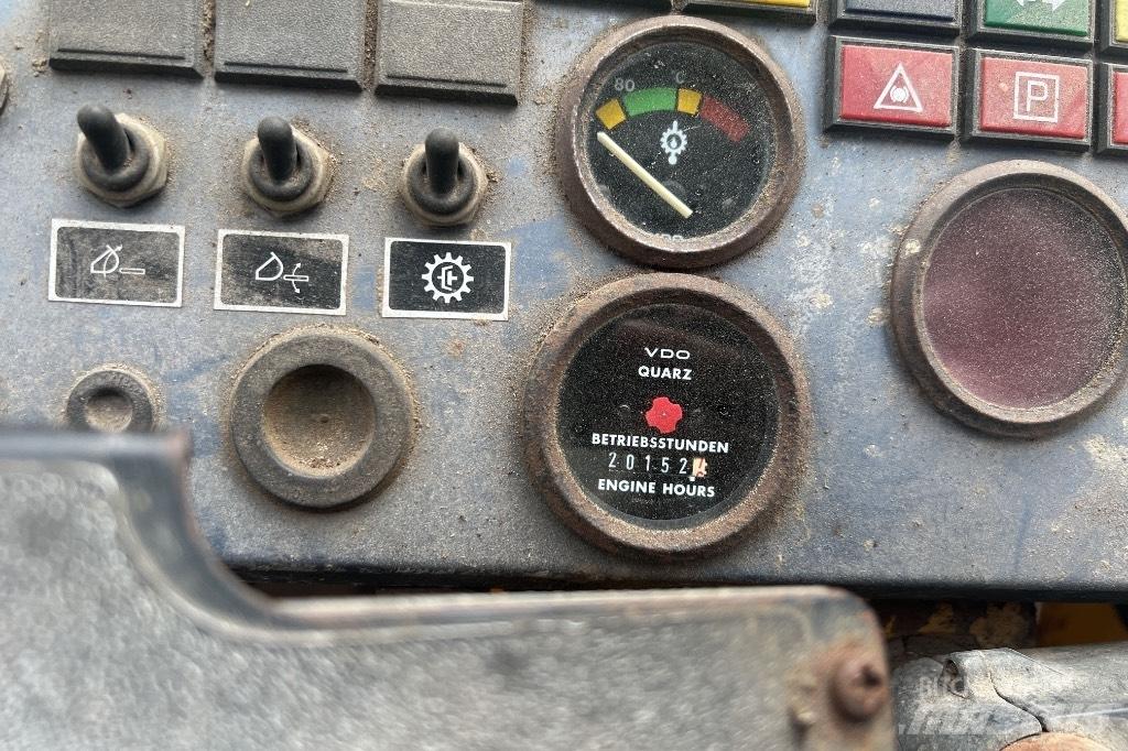 Volvo BM 4400 輪胎式裝載機