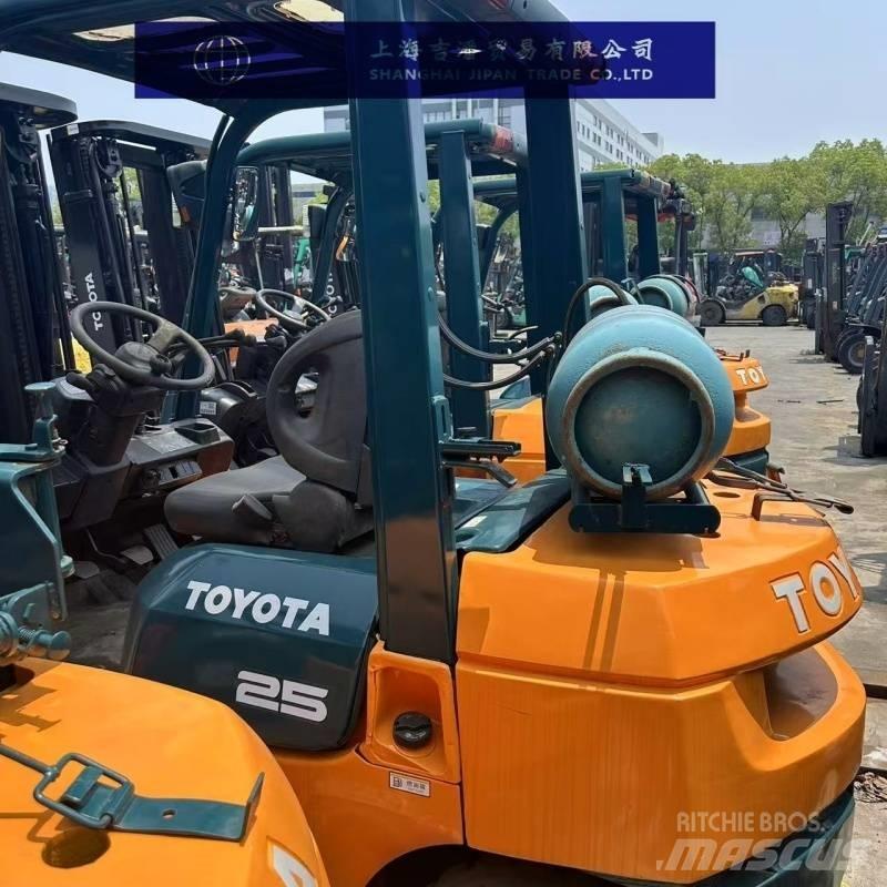 Toyota 25 柴油卡車