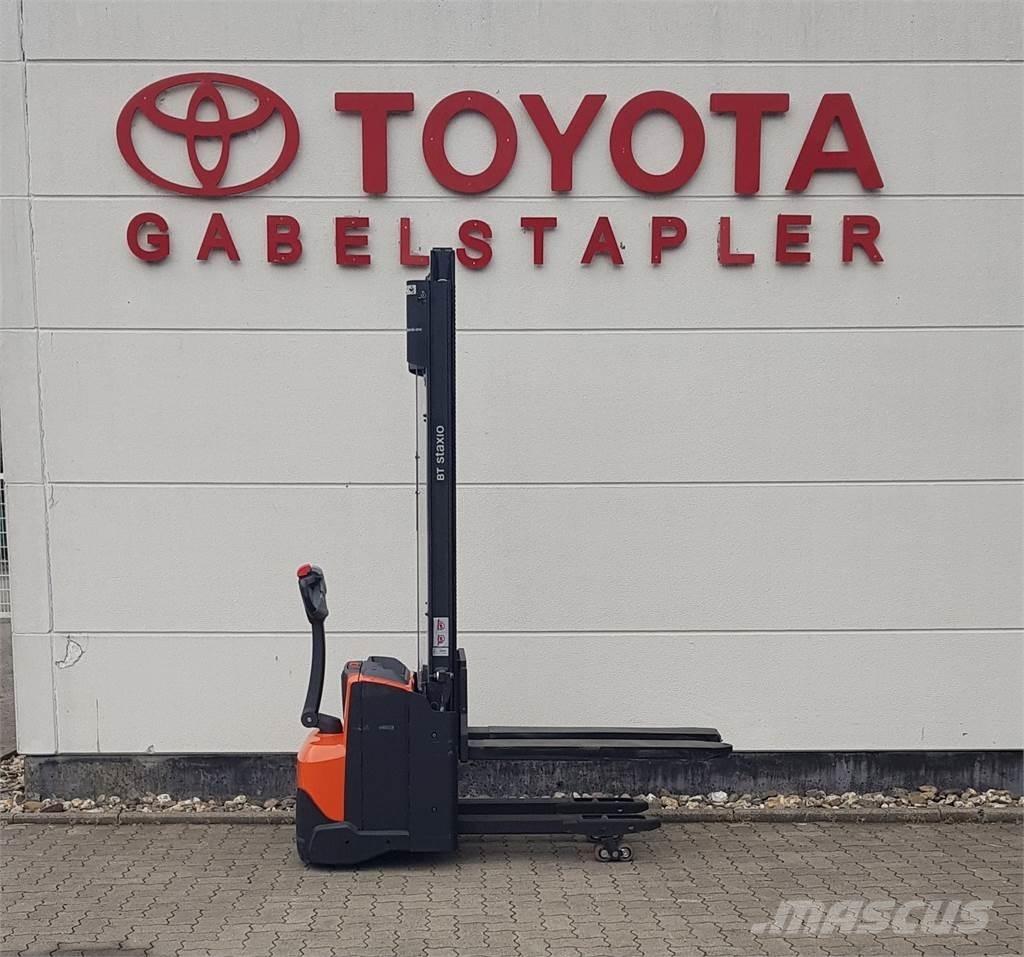 Toyota SWE120L 自走式堆積機