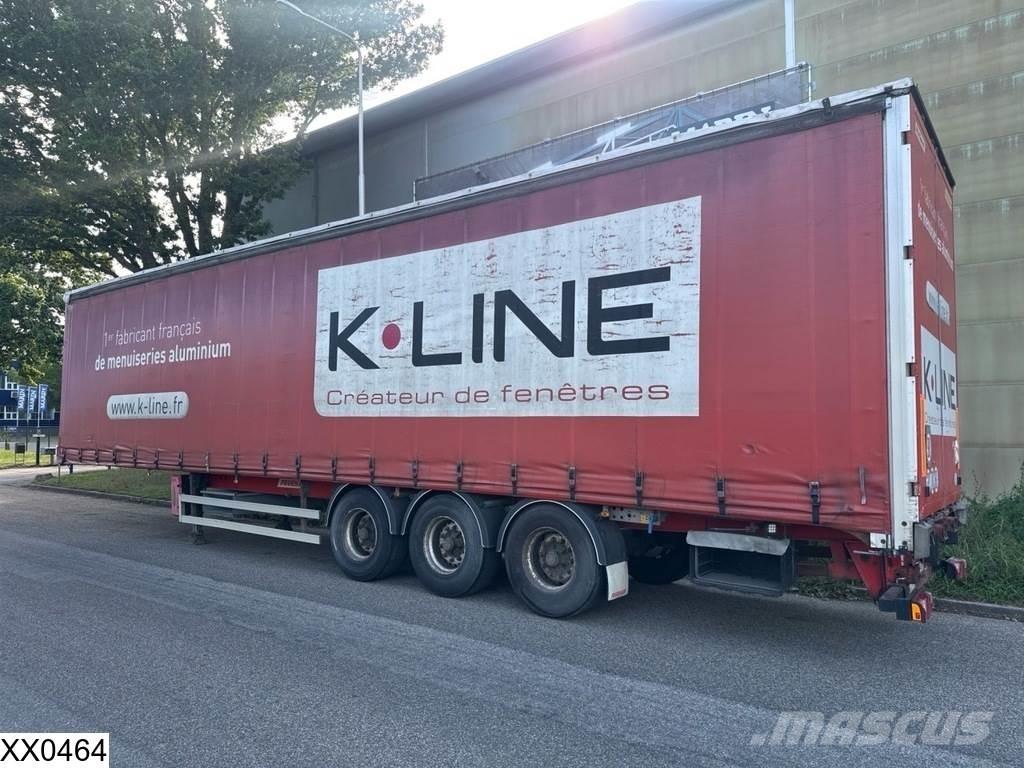Fruehauf Tautliner 篷布半拖車