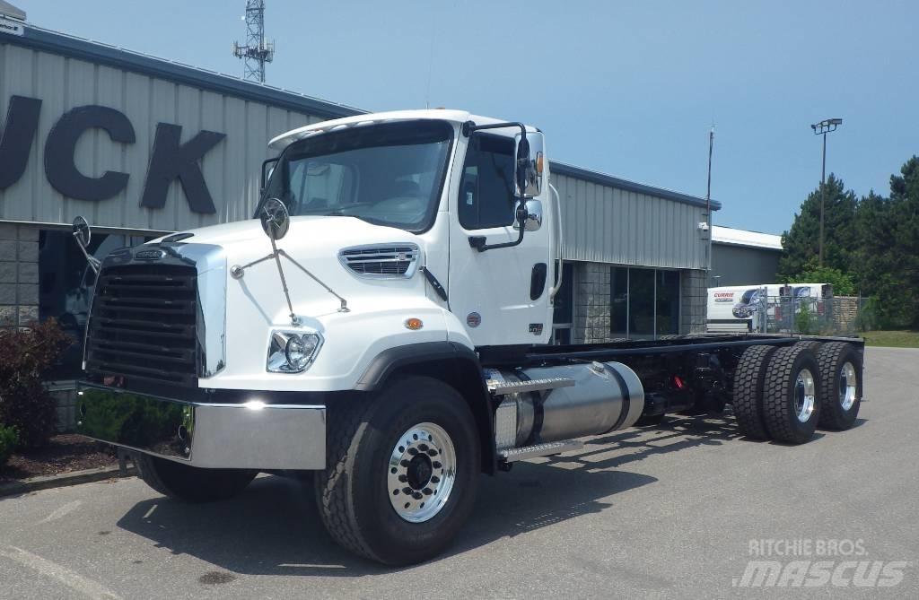 Freightliner 114 SD 商用底盤車
