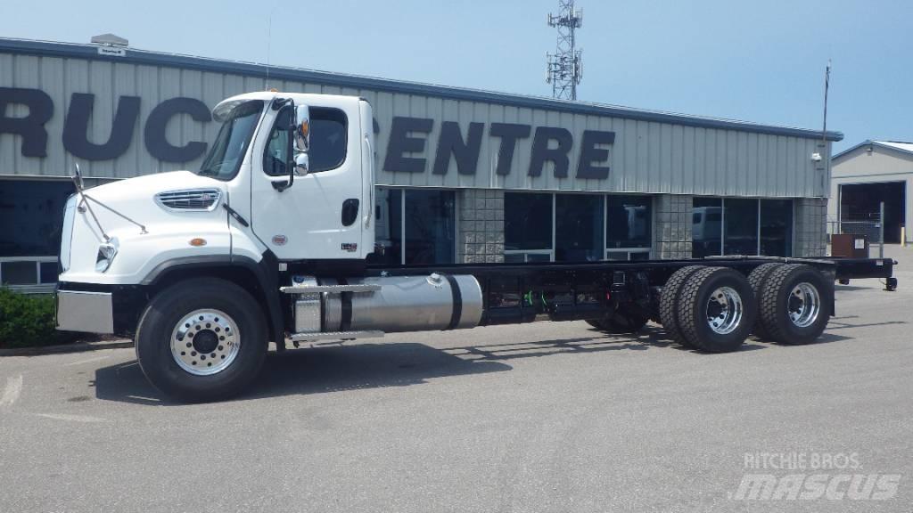 Freightliner 114 SD 商用底盤車