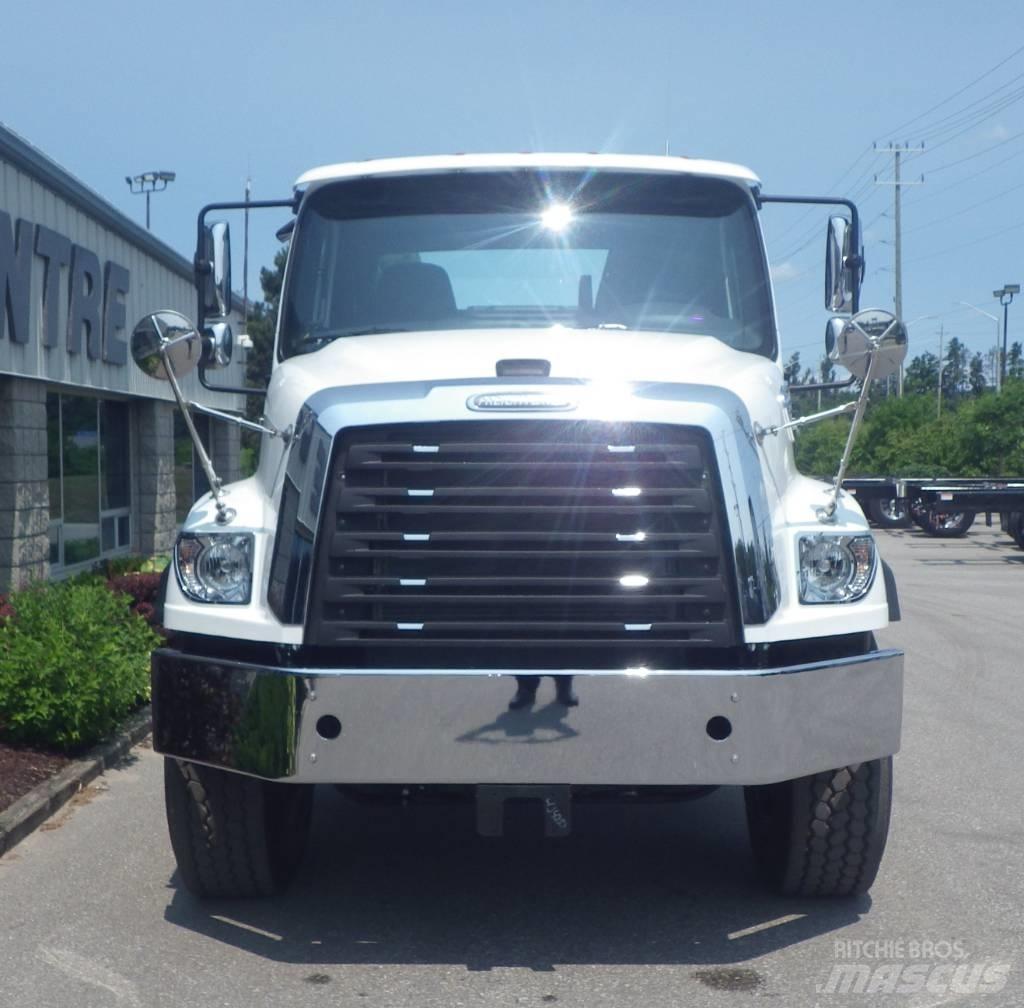 Freightliner 114 SD 商用底盤車