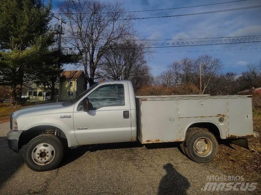 Ford F 350 XLT 皮卡.傳統半斗卡車/側卸板