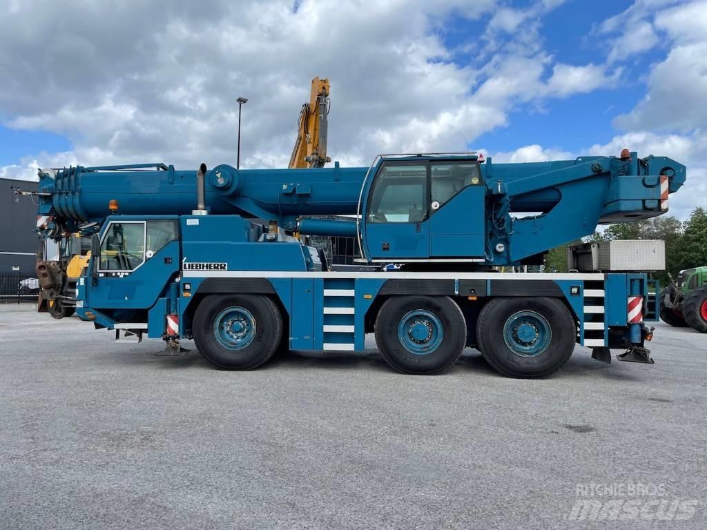 Liebherr LTM 1055-1 全路面起重機/吊車