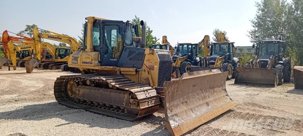 Komatsu D61EX-15 履帶推土機