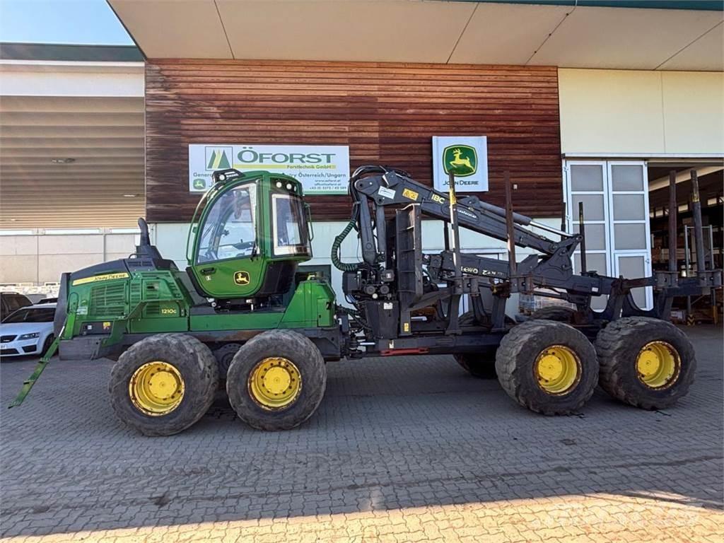 John Deere 1210 G 集運機