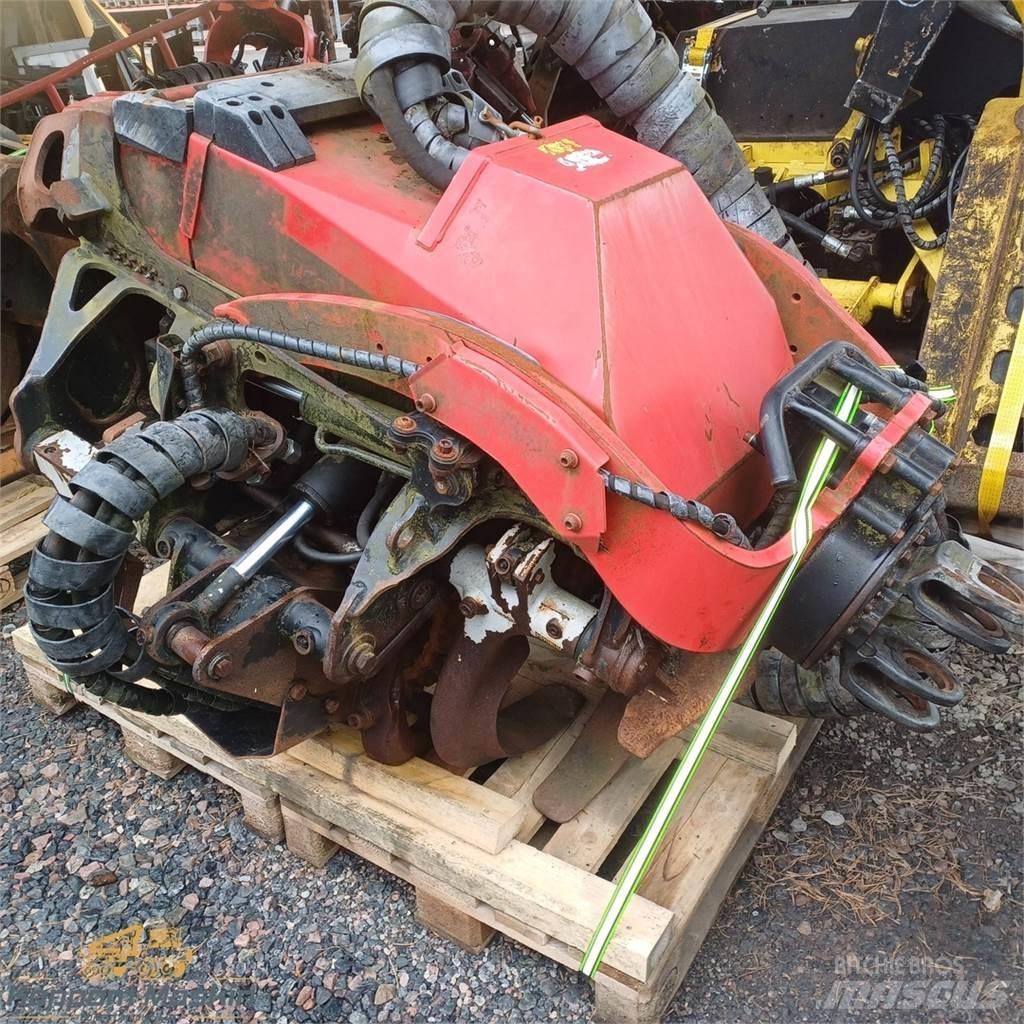 Komatsu C144 收穫機頭