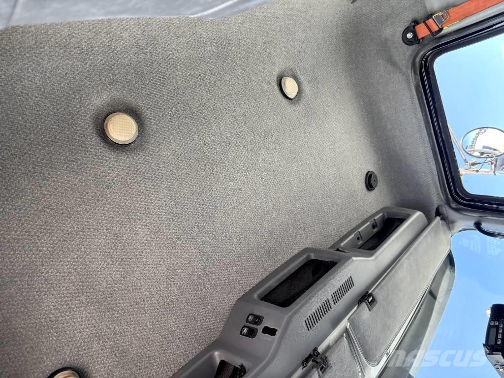 Mack CHU 613 救援車