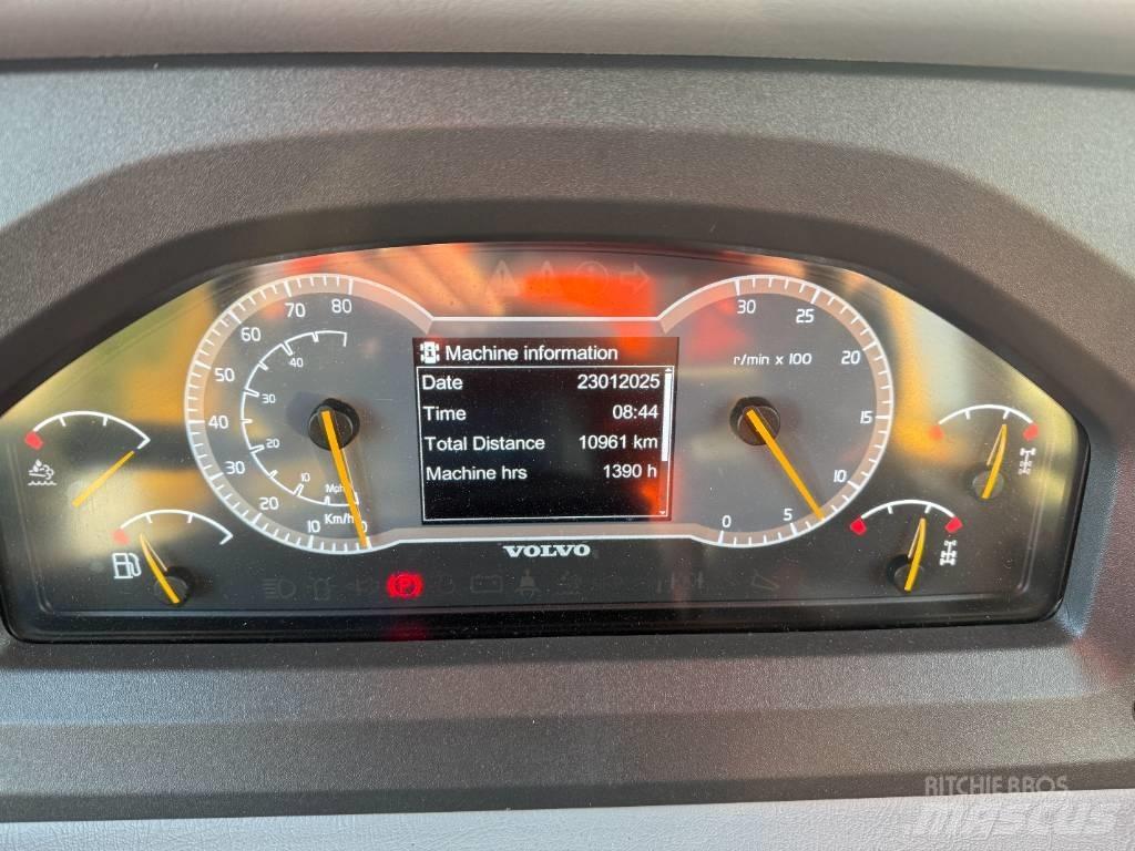 Volvo A 30 G 鉸接式起吊車